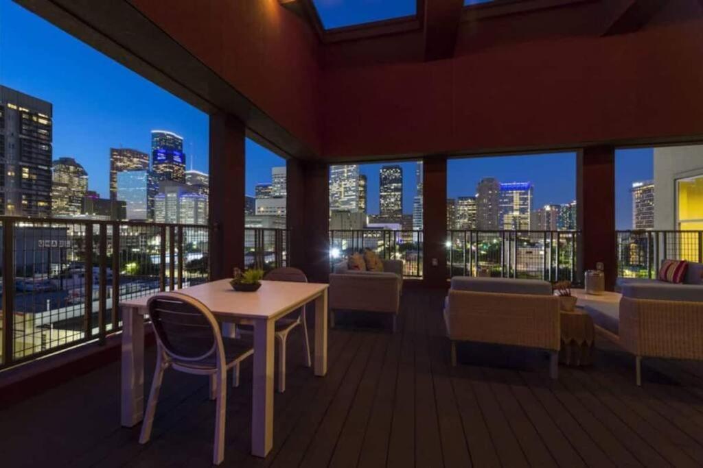 Luxury Apartment With King Bed And Pool And Free Parking 4 Houston Exterior foto