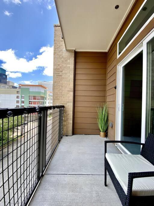 Luxury Apartment With King Bed And Pool And Free Parking 4 Houston Exterior foto