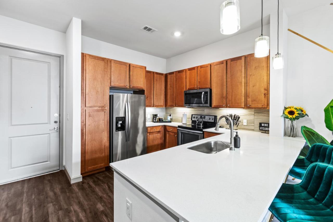 Luxury Apartment With King Bed And Pool And Free Parking 4 Houston Exterior foto