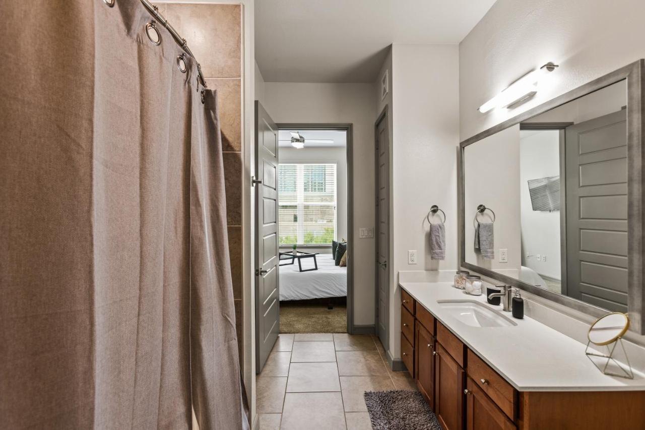 Luxury Apartment With King Bed And Pool And Free Parking 4 Houston Exterior foto